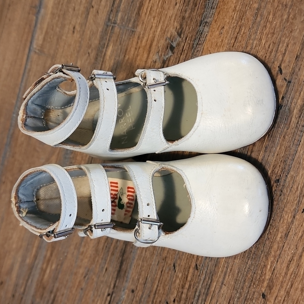 Vintage neolite Robin Hood baby shoes